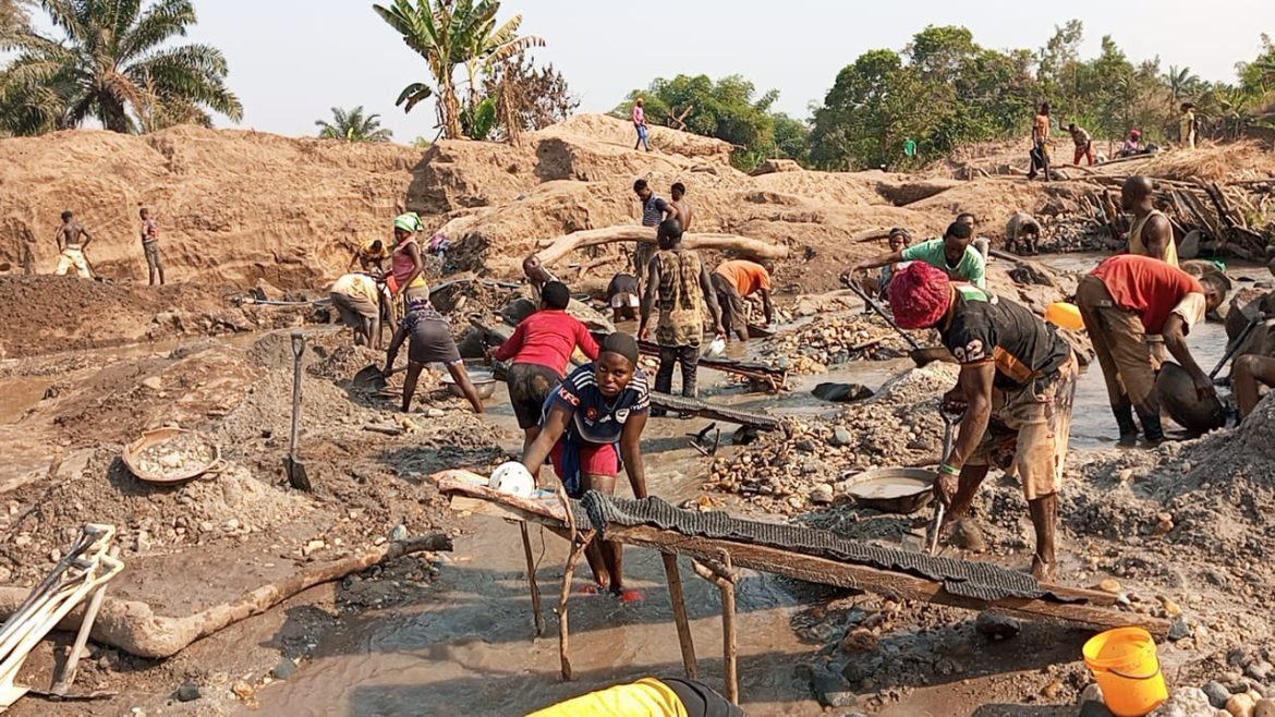 Benue Council Chairman Uncovers Illegal Mining Site, Fingers Security, Others